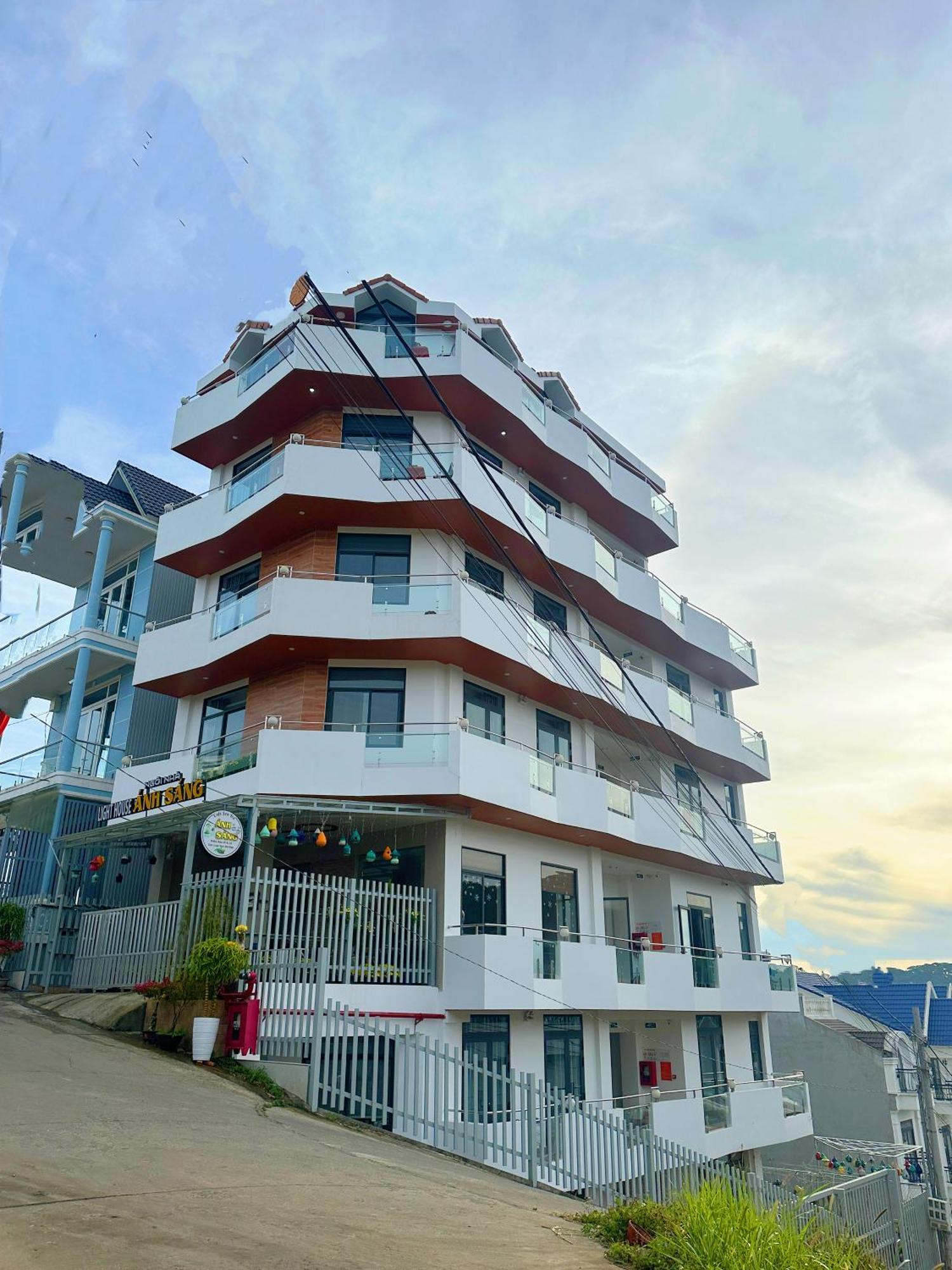 Hotel Khach San Anh Sang - Light House Đà Lạt Exterior foto